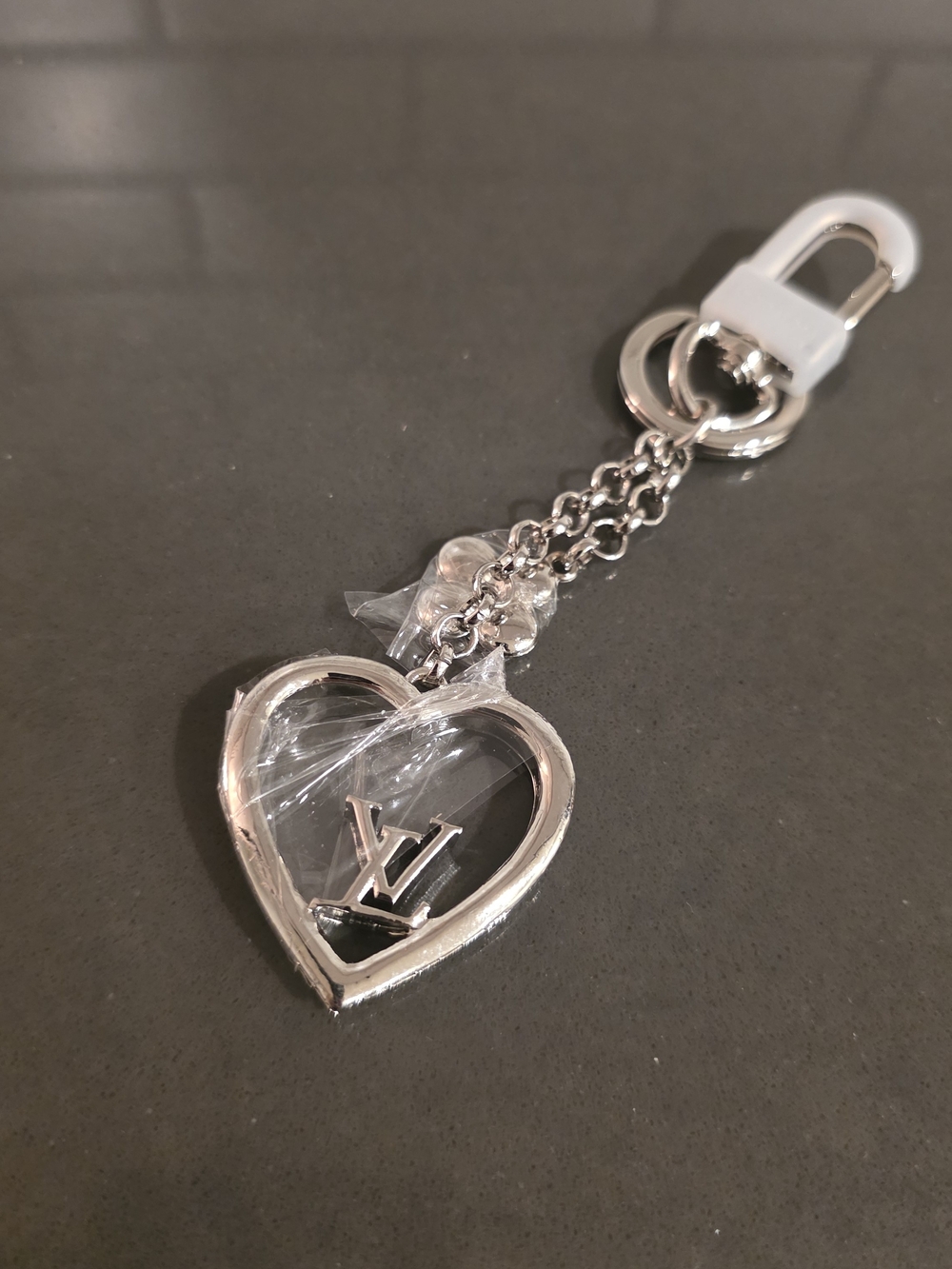 Heart Keychain - Picture 3 of 3